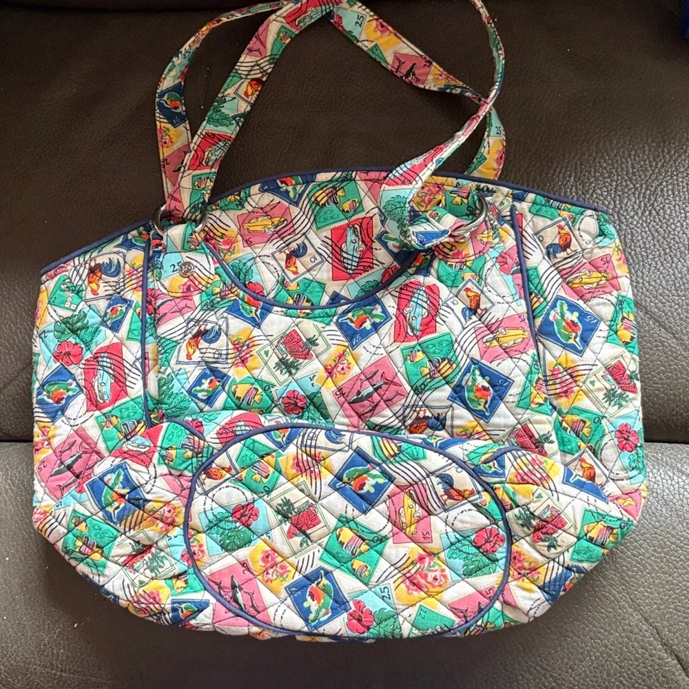 Vera Bradley Glenna bag in Cuban stamps - Picture 4 of 7